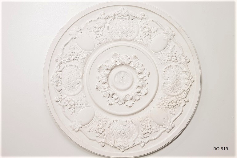 Neoclassic ronde rozet 82 cm, plak en inleg, uit een stuk, nr.: RO 319.